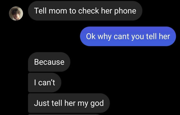 Text message conversation showing frustration between family members, illustrating moments people were infuriated with family online.