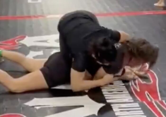 “Completely Insane”: Jiu-Jitsu Athlete Brutally Bitten By Opponent During Match In Viral Video “Completely Insane”: Jiu-Jitsu Athlete Brutally Bitten By Opponent During Match In Viral Video