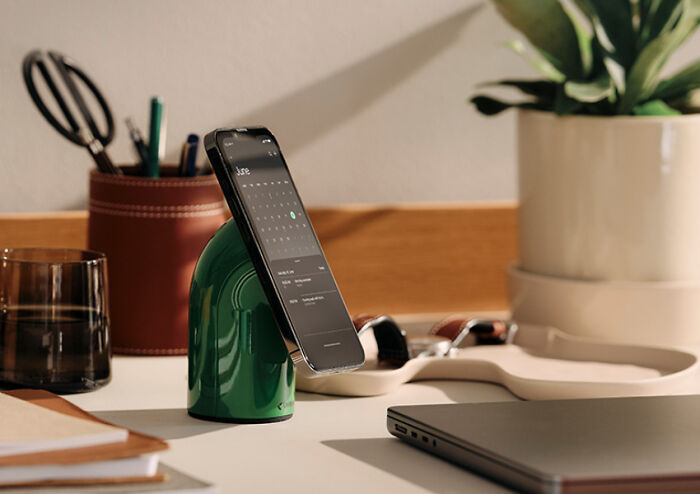 Unisynk Stand2 Magnetic Wireless Charger By Unisynk Ab _ Carl&carl Unisynk Stand2 Magnetic Wireless Charger By Unisynk Ab _ Carl&carl