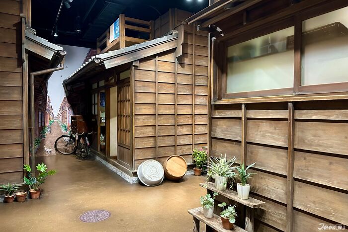 We Visited Tokyo’s Tiny “Time Machine” Museum In Ueno — Here’s Why It’s The Best 300 Yen You'll Spend In Japan We Visited Tokyo’s Tiny “Time Machine” Museum In Ueno — Here’s Why It’s The Best 300 Yen You'll Spend In Japan
