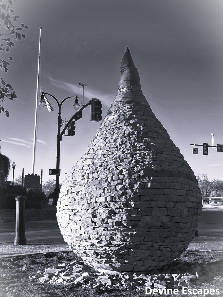 Lithadelic Water Drop Sculpture