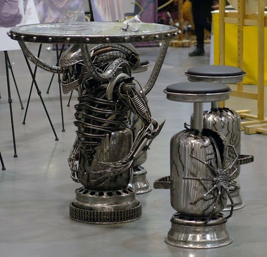 This Polish Artist Sebastian Kucharski Turns Scrap Metal Into Epic Sci-Fi Sculptures This Polish Artist Sebastian Kucharski Turns Scrap Metal Into Epic Sci-Fi Sculptures