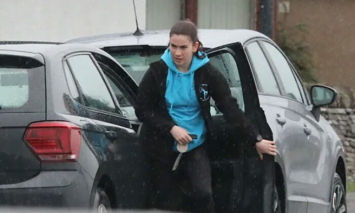 Teacher Who Faked Cancer And Her Own Passing Caught Working With Kids By Former Colleague Teacher Who Faked Cancer And Her Own Passing Caught Working With Kids By Former Colleague