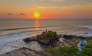 “Are You More Black Cat Or Golden Retriever?”: This 26-Question Quiz Reveals Your True Energy