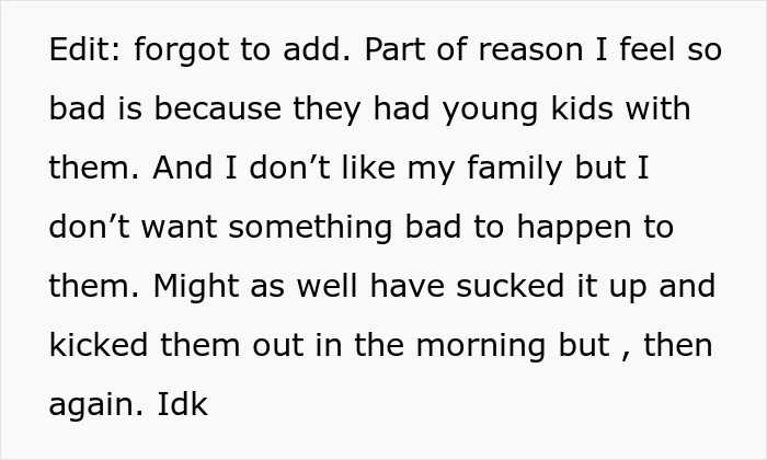 Text about family surprise arriving at 1 a.m. on Christmas and the man kicking them out instead Text about family surprise arriving at 1 a.m. on Christmas and the man kicking them out instead