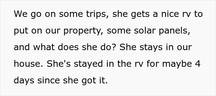 Text excerpt describing a woman wanting to charge her sister a clean-up fee after spotting roaches following her move-in. Text excerpt describing a woman wanting to charge her sister a clean-up fee after spotting roaches following her move-in.
