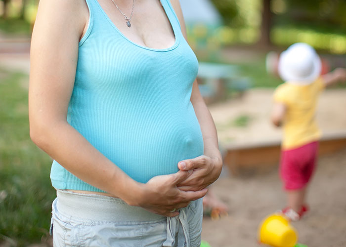 “Couldn’t Make This Up”: 50 Wild Family Dramas That Make Your Relatives Look Totally Normal