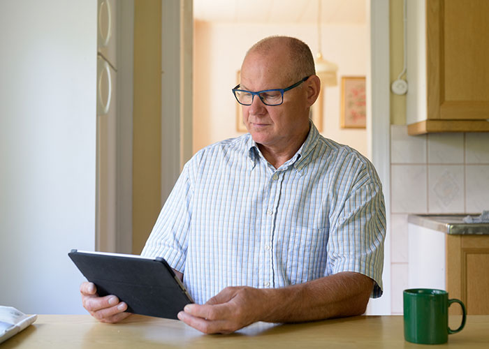 “Couldn’t Make This Up”: 50 Wild Family Dramas That Make Your Relatives Look Totally Normal