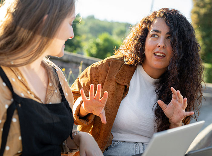 Woman Wears Burgundy To Cousin’s Wedding, Gets Accused Of Trying To Seduce Her Husband Woman Wears Burgundy To Cousin’s Wedding, Gets Accused Of Trying To Seduce Her Husband