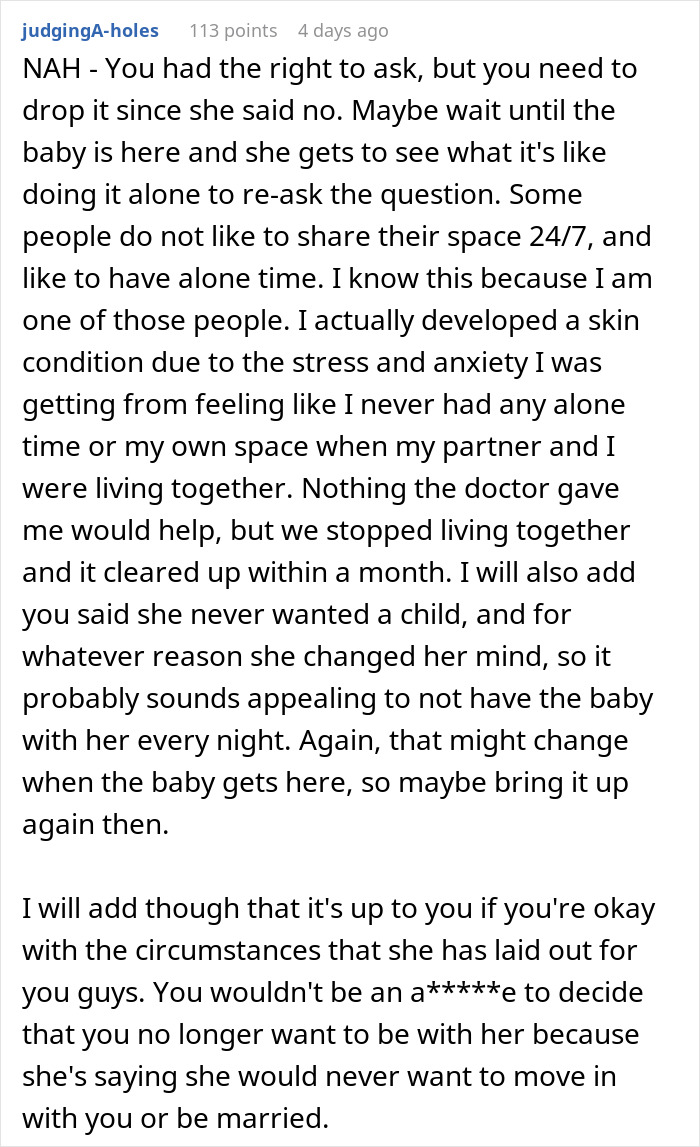 Text post discussing challenges with a pregnant girlfriend refusing to move together, highlighting personal space and relationship concerns.