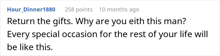 Comment about woman buying expensive gifts for boyfriend's kids, facing Christmas restrictions from them online discussion.