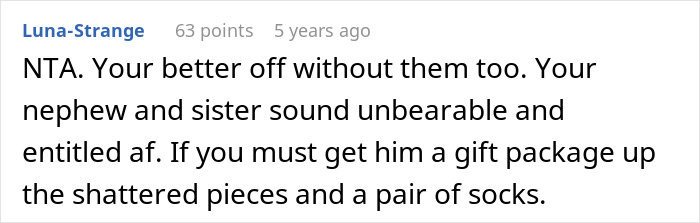 Screenshot of a Reddit comment discussing a woman who took back her nephew’s Christmas gift due to family tensions.