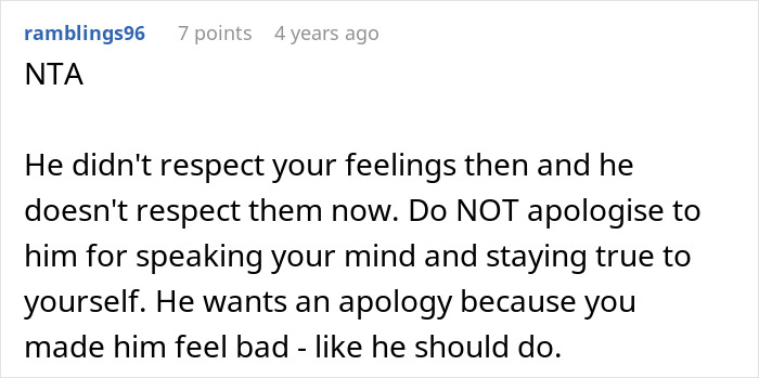 Screenshot of a forum comment advising against apologizing to a selfish dad who demands an apology after ruining a Christmas memory.