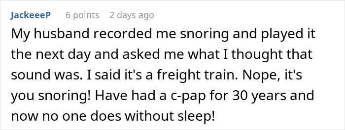 Text post about a woman kept awake by roommate’s snoring and responding by snoring back to stay awake.