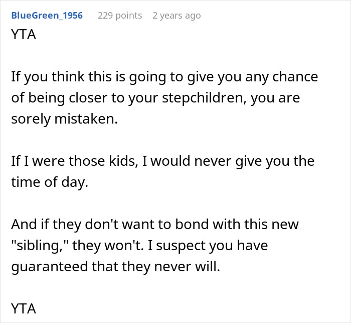 Screenshot of a Reddit comment discussing a woman asking stepchildren about home or boarding school and the challenges of bonding. Screenshot of a Reddit comment discussing a woman asking stepchildren about home or boarding school and the challenges of bonding.