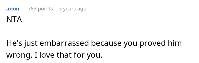 Screenshot of a forum comment defending woman called poor by stepdad accused of flexing wealth after giving stepsiblings gifts. Screenshot of a forum comment defending woman called poor by stepdad accused of flexing wealth after giving stepsiblings gifts.