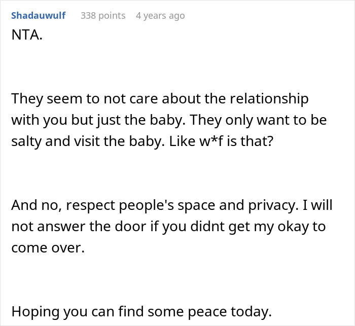 Comment discussing family surprise visit at 1 a.m. on Christmas, emphasizing respect for privacy and boundaries. Comment discussing family surprise visit at 1 a.m. on Christmas, emphasizing respect for privacy and boundaries.