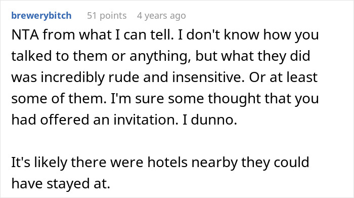Screenshot of online comment discussing family surprise arriving at 1 a.m. on Christmas and getting kicked out instead. Screenshot of online comment discussing family surprise arriving at 1 a.m. on Christmas and getting kicked out instead.