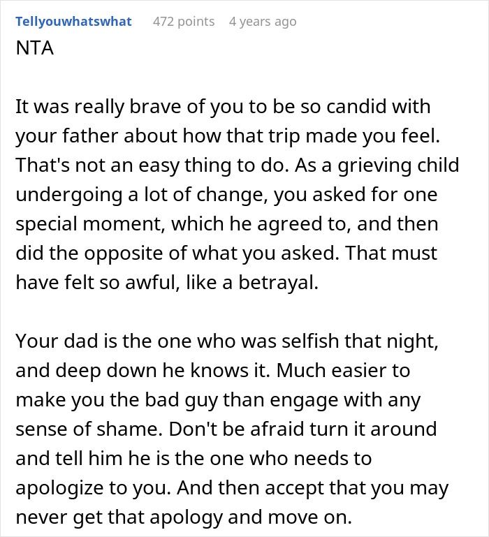 Comment explaining the selfish dad’s behavior after ruining a daughter’s Christmas memory and demanding an apology.