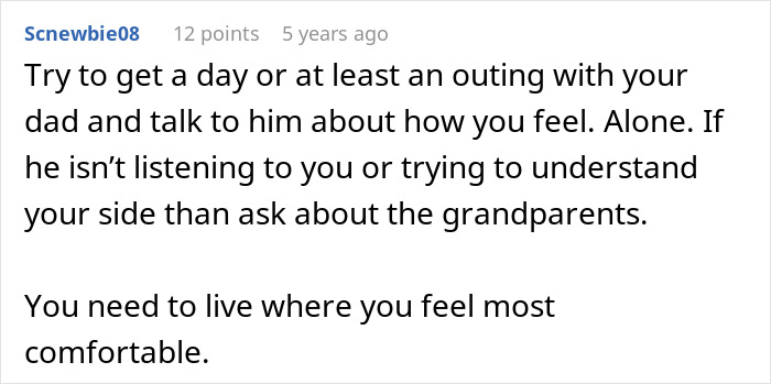 Screenshot of an online comment offering advice to a teen who left home after dad chose his girlfriend over her.