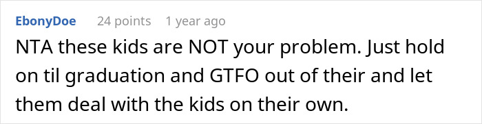 Comment explaining teen tells dad she’s never babysitting step-siblings again, expressing frustration and advice to avoid babysitting.
