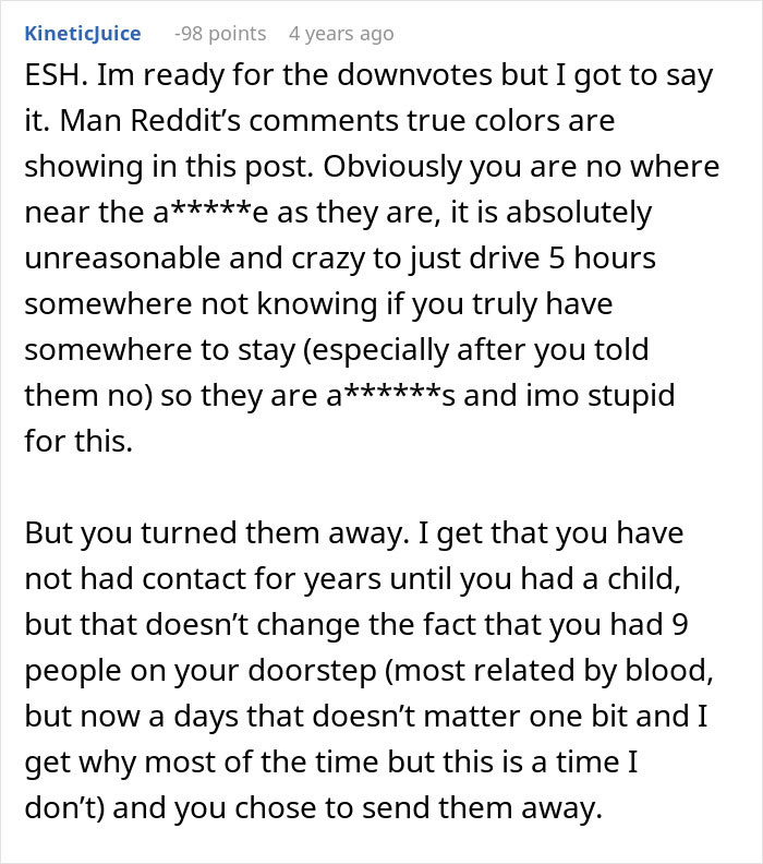 Screenshot of a Reddit comment discussing a family surprise visit at 1 A.M. that results in the man kicking them out. Screenshot of a Reddit comment discussing a family surprise visit at 1 A.M. that results in the man kicking them out.