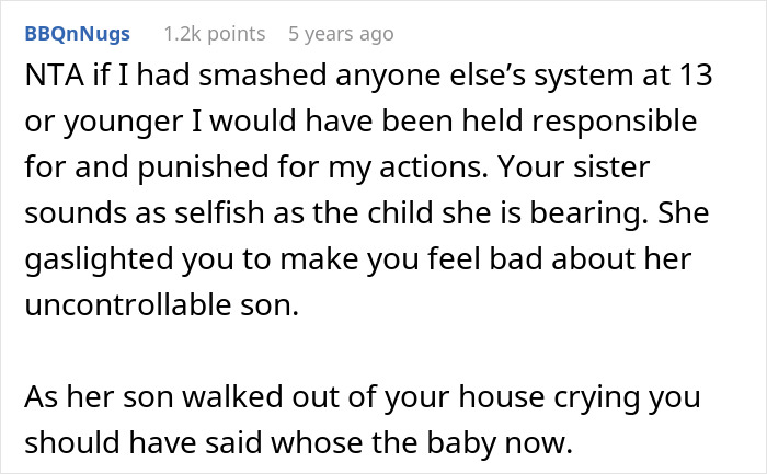 Screenshot of a Reddit comment discussing a woman who took back her nephew’s Christmas gift after his behavior.
