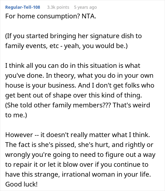 Text post discussing a woman perfecting secret cookies, causing her boyfriend&rsquo;s mom to feel betrayed and upset.