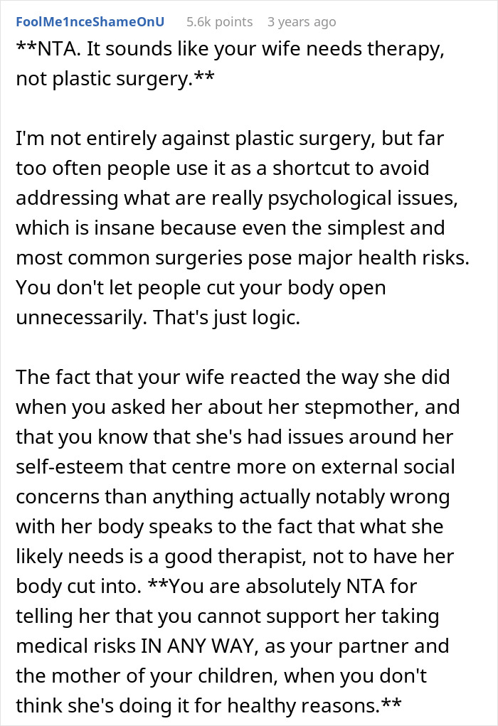 Screenshot of an online forum comment discussing refusing help and risks in cosmetic surgery recovery.