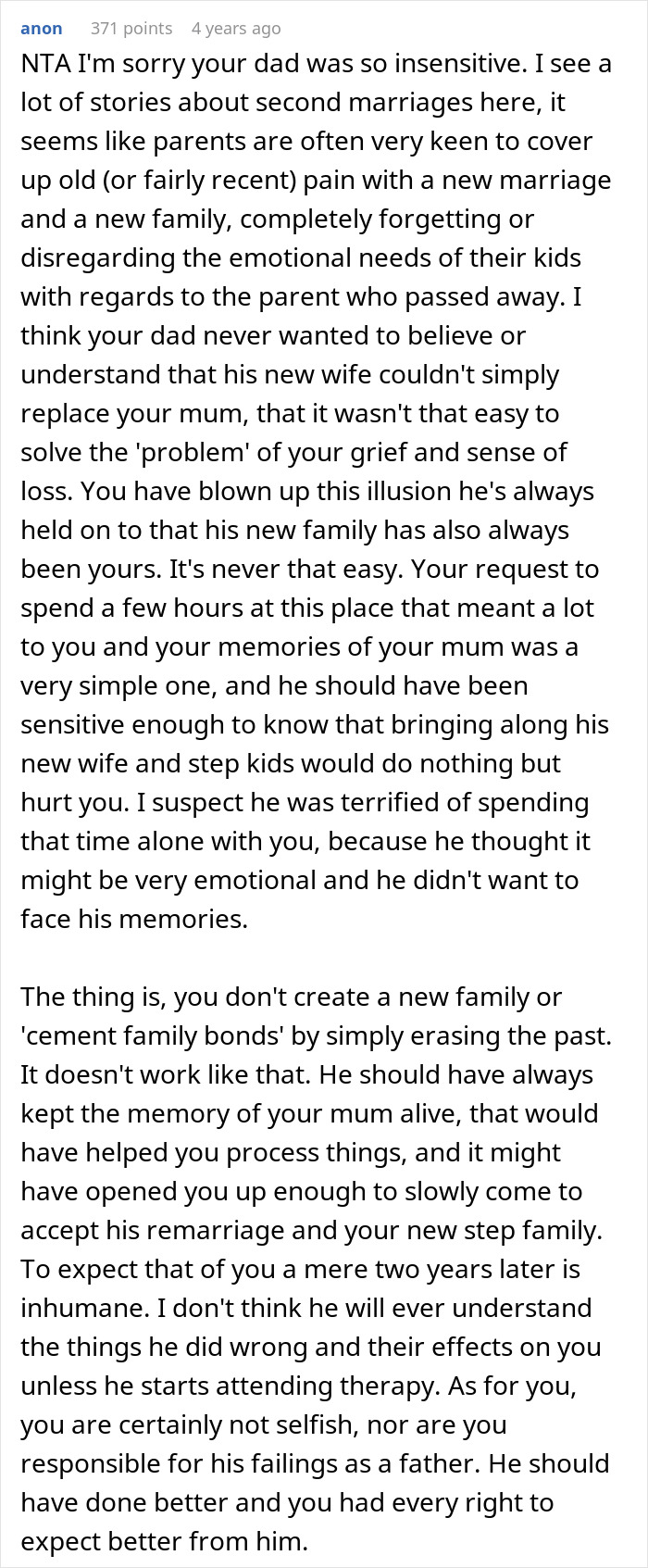 Alt text: Emotional discussion about selfish dad demanding apology from daughter after ruining her Christmas memory in family conflict.