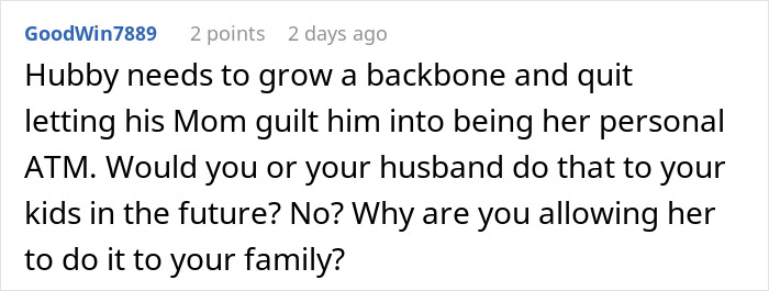 Screenshot of a forum comment discussing family dynamics related to paying bills and personal boundaries. Screenshot of a forum comment discussing family dynamics related to paying bills and personal boundaries.