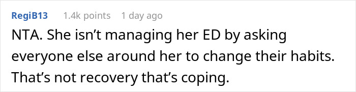 Text comment on a white background, discussing managing eating disorder triggers related to strict diets and health nut roommates. Text comment on a white background, discussing managing eating disorder triggers related to strict diets and health nut roommates.