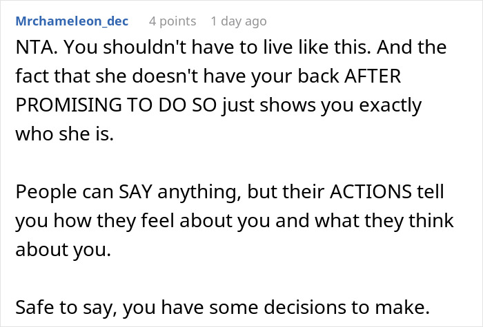 Screenshot of a Reddit comment discussing a funny guy mocking daughter's boyfriend and clapping back about his job.