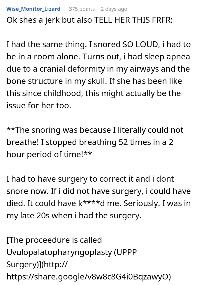 Text post describing a user’s experience with loud snoring and sleep apnea causing sleep disruption.