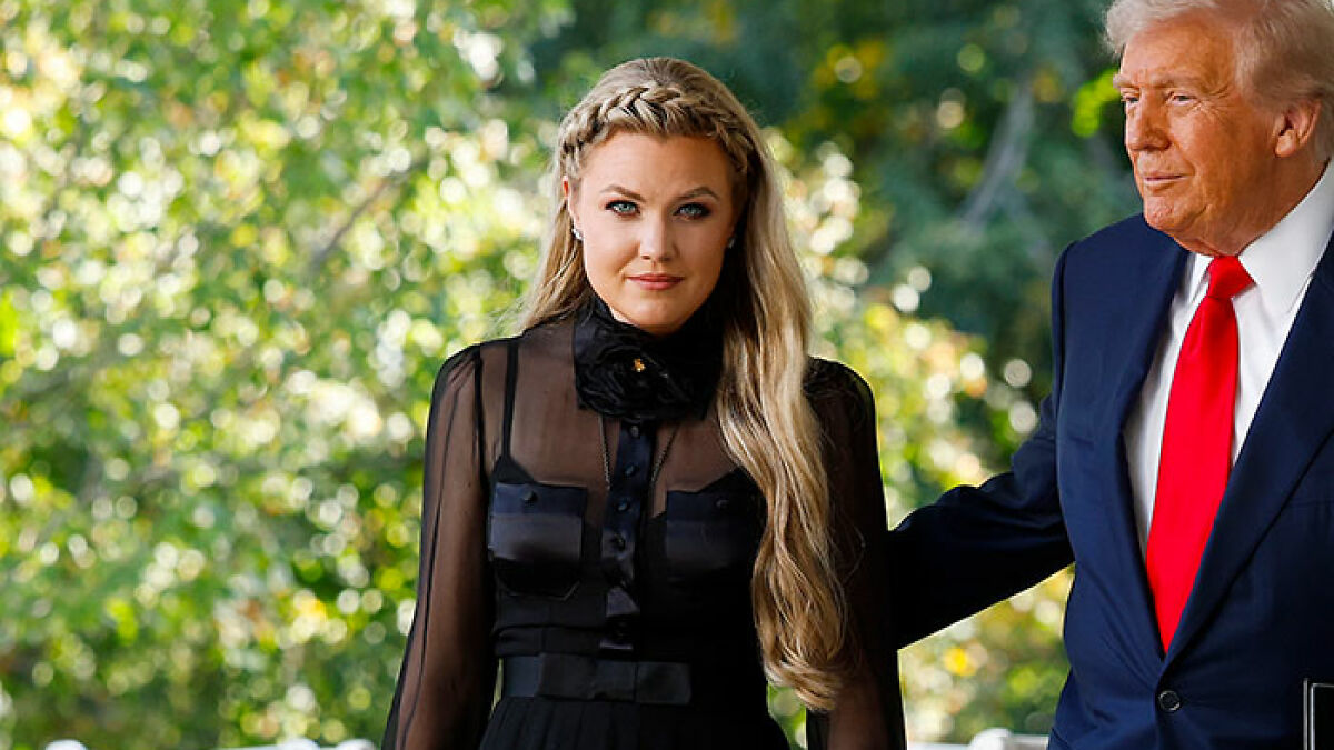 What Kind Of Acting Is This?": Erika Kirk's Gestures While Crying Spark Wild Conspiracy Theories | Bored Panda