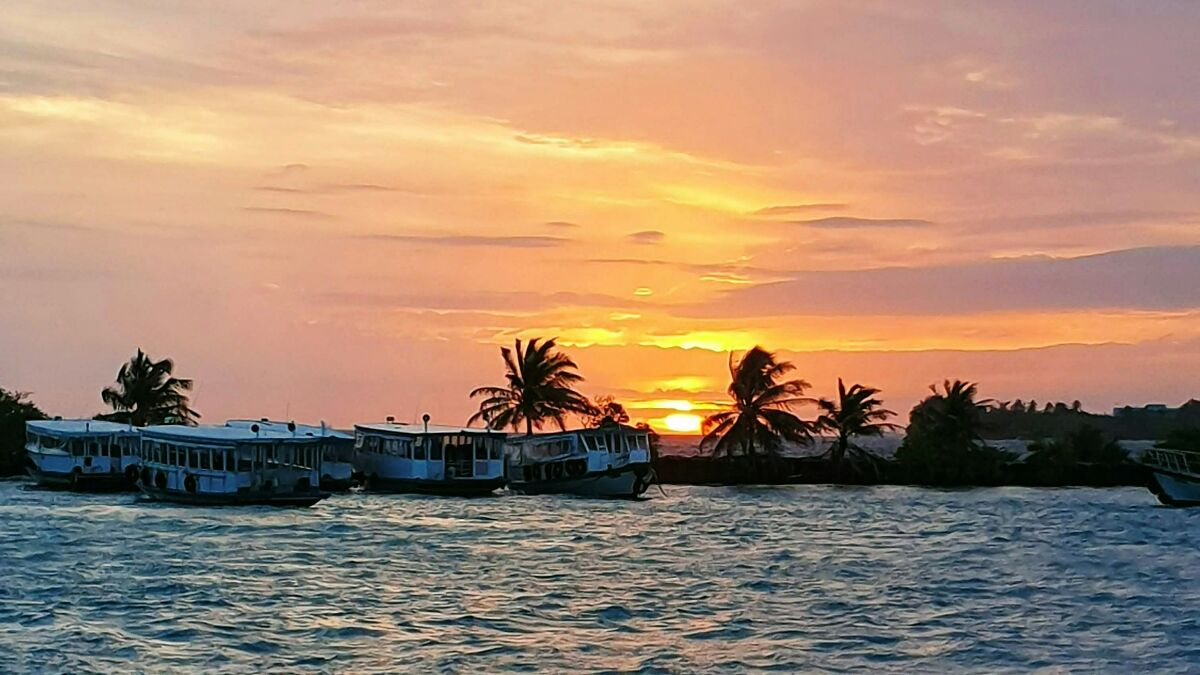 Baa Atoll In 4 photos: Sunsets, Villas, And Coral Reefs