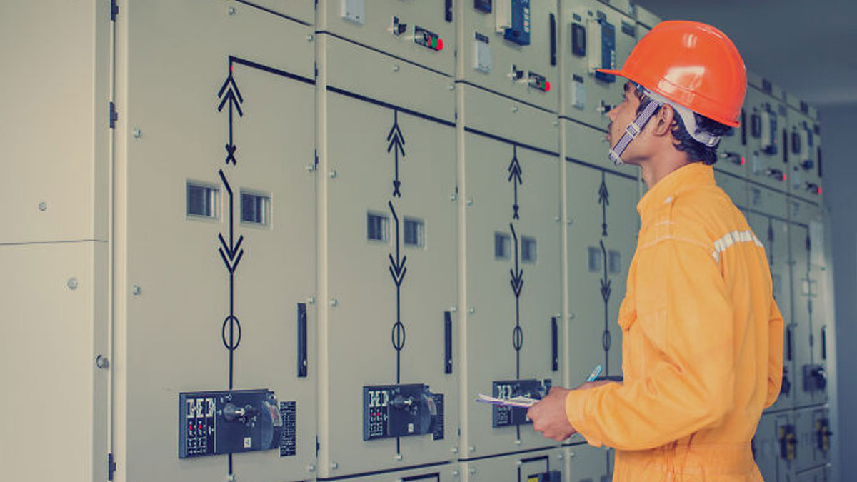 “Guy Behind Me Basically Evaporated”: 40 Times People’s Gut Instinct Saved Their Lives