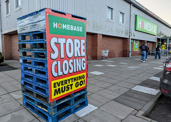 40 Companies That Deserve A “Corporate Darwin Award” For Destroying Their Businesses