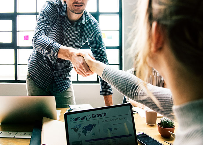 40 Companies That Deserve A “Corporate Darwin Award” For Destroying Their Businesses