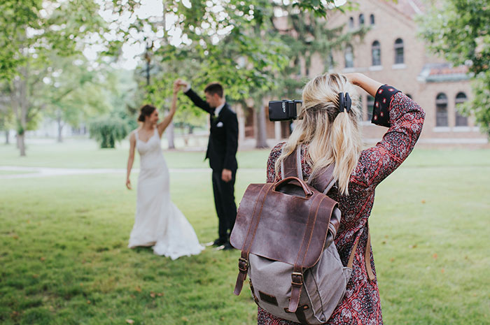 “Genuinely Confused”: Bride Shocked By Wedding Photos From Top Australian Photographer “Genuinely Confused”: Bride Shocked By Wedding Photos From Top Australian Photographer