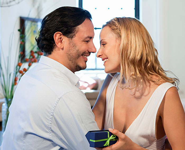 Woman Is Berated For "Disgusting Reaction" Because She Doesn't Support The Woman Husband Cheated With Woman Is Berated For "Disgusting Reaction" Because She Doesn't Support The Woman Husband Cheated With