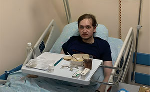 “Perdió la movilidad de las piernas por culpa de las bebidas energéticas”: 15 historias sorprendentes e impactantes