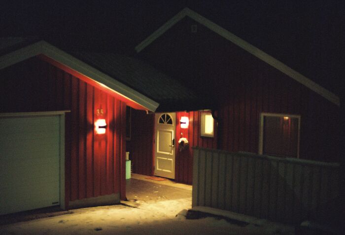 "Guy Behind Me Basically Evaporated": 40 Times People's Gut Instinct Saved Their Lives