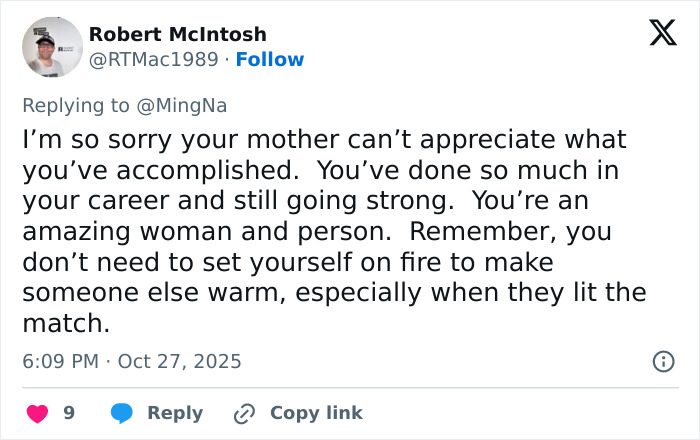 Tweet expressing support for actress Ming-Na Wen about her career and challenges with her mom’s insults. Tweet expressing support for actress Ming-Na Wen about her career and challenges with her mom’s insults.
