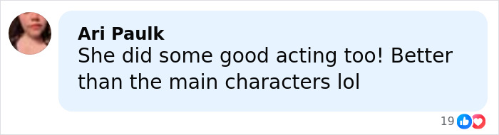 Comment from Ari Paulk praising acting, shown in a social media style chat bubble about Jessica Simpson's botched plastic surgery. Comment from Ari Paulk praising acting, shown in a social media style chat bubble about Jessica Simpson's botched plastic surgery.