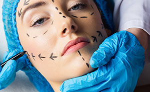 Woman Stands Up To Her Sister’s Toxic Beauty Standards After Her Insulting Gift Ruins Her Birthday