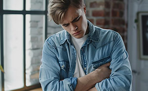 Cousin Leaves Family Get-Together With Broken Ribs, Mom Mortified As Son Admits It Was No Accident