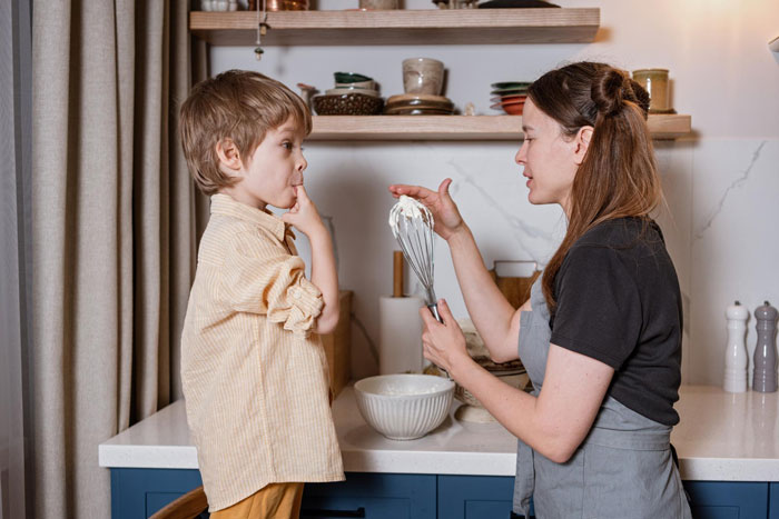 Pregnant sister-in-law paying nieces to help out in the kitchen while mom stops sending them after money stops coming. Pregnant sister-in-law paying nieces to help out in the kitchen while mom stops sending them after money stops coming.