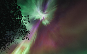 The Best Places And Times To See The Northern Lights From My Own Experience (13 Pics)