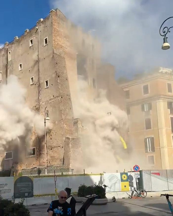 Famous Rome Tower Partially Collapses Onto People Below, Video Captures Terrifying Moment Famous Rome Tower Partially Collapses Onto People Below, Video Captures Terrifying Moment